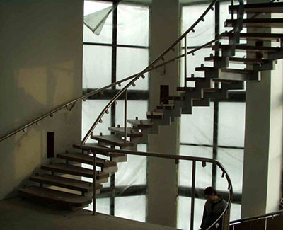 Комплектующие для лестниц из металла